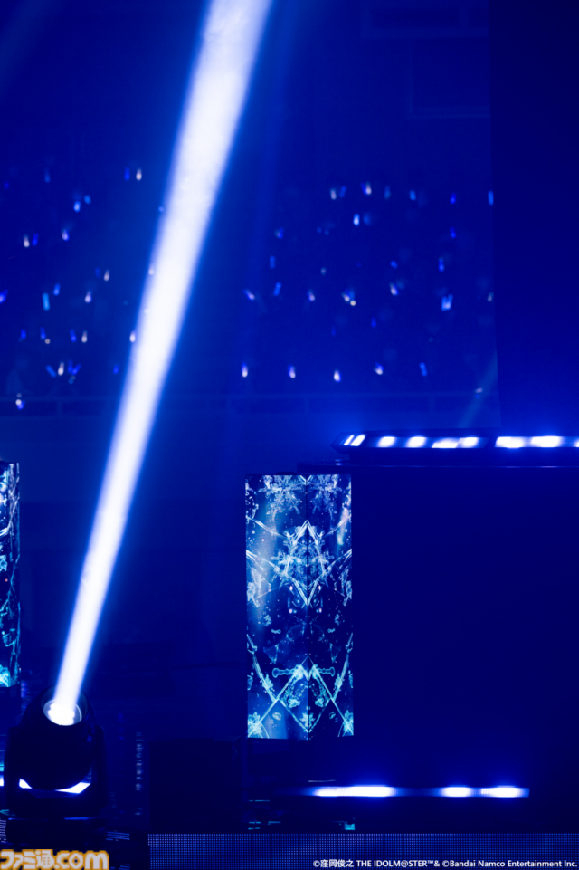 如月千早の武道館公演“OathONE”2日目をリポート。ラジオから生まれた『月下祭』や、後輩&他事務所の“蒼”の系譜に連なるアイドルの楽曲などのパフォーマンスも