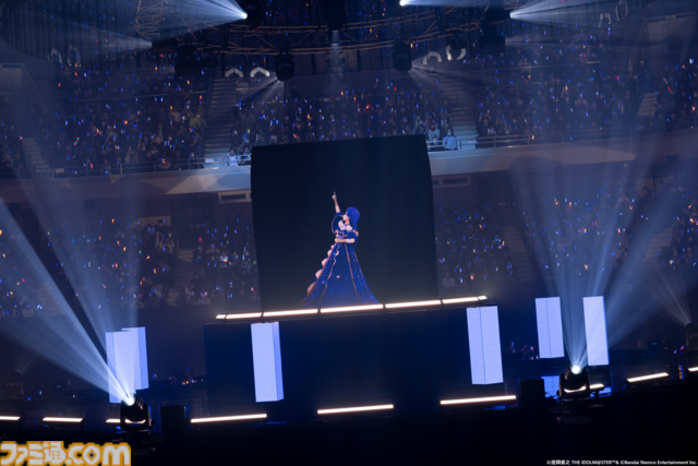 如月千早の武道館公演“OathONE”2日目をリポート。ラジオから生まれた『月下祭』や、後輩&他事務所の“蒼”の系譜に連なるアイドルの楽曲などのパフォーマンスも