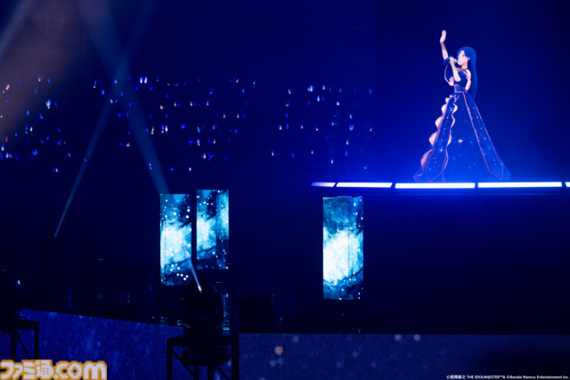 如月千早の武道館公演“OathONE”2日目をリポート。ラジオから生まれた『月下祭』や、後輩&他事務所の“蒼”の系譜に連なるアイドルの楽曲などのパフォーマンスも