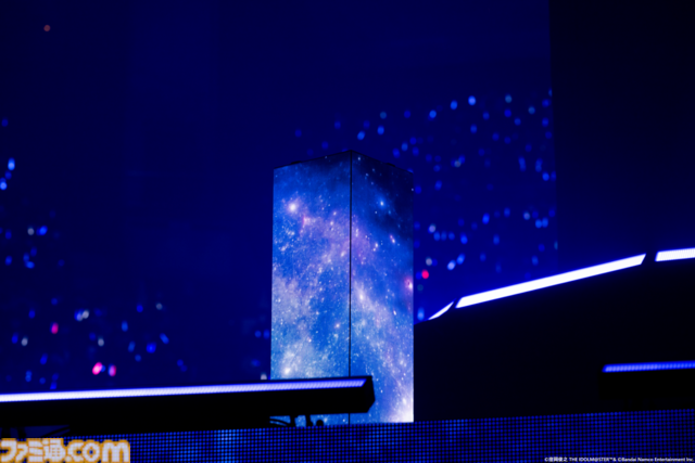 如月千早の武道館公演“OathONE”2日目をリポート。ラジオから生まれた『月下祭』や、後輩&他事務所の“蒼”の系譜に連なるアイドルの楽曲などのパフォーマンスも