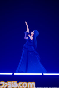 如月千早の武道館公演“OathONE”2日目をリポート。ラジオから生まれた『月下祭』や、後輩&他事務所の“蒼”の系譜に連なるアイドルの楽曲などのパフォーマンスも