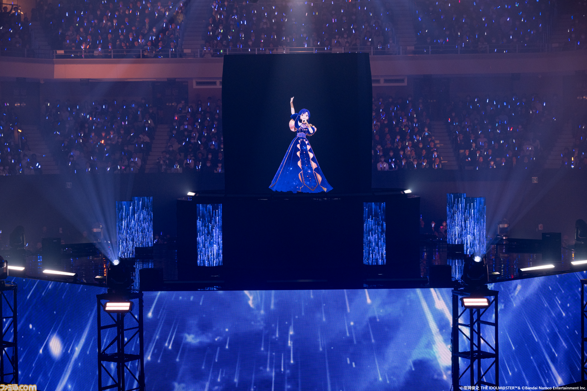 如月千早の武道館公演“OathONE”2日目をリポート。ラジオから生まれた『月下祭』や、後輩&他事務所の“蒼”の系譜に連なるアイドルの楽曲などのパフォーマンスも