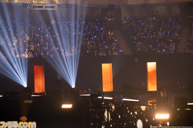 如月千早の武道館公演“OathONE”2日目をリポート。ラジオから生まれた『月下祭』や、後輩&他事務所の“蒼”の系譜に連なるアイドルの楽曲などのパフォーマンスも