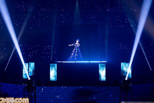 如月千早の武道館公演“OathONE”2日目をリポート。ラジオから生まれた『月下祭』や、後輩&他事務所の“蒼”の系譜に連なるアイドルの楽曲などのパフォーマンスも