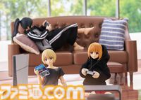 『プレイステーション』歴代ハードのミニチュアセットが登場。メモリーカード、ポケステもバッチリ再現。ファミ通＆電撃ステッカーシート、電プレ表紙の雑誌パーツが特典