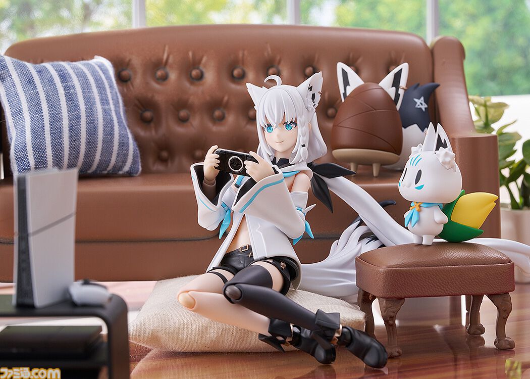 『プレイステーション』歴代ハードのミニチュアセットが登場。メモリーカード、ポケステもバッチリ再現。ファミ通＆電撃ステッカーシート、電プレ表紙の雑誌パーツが特典