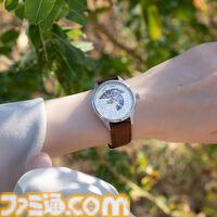 『世界樹の迷宮I･II･III HD リマスター』のコラボ腕時計、文具セット、ボディバッグが登場。日常にダンジョン探索のような好奇心を