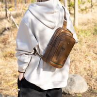 『世界樹の迷宮I･II･III HD リマスター』のコラボ腕時計、文具セット、ボディバッグが登場。日常にダンジョン探索のような好奇心を