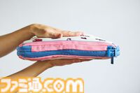 アニメ『ダンジョン飯』のオリジナル圧縮ポーチが2/25発売のレタスクラブの付録に。ちびキャラになったライオスたちがプリントされて見た目もかわいい。歩き茸もいる