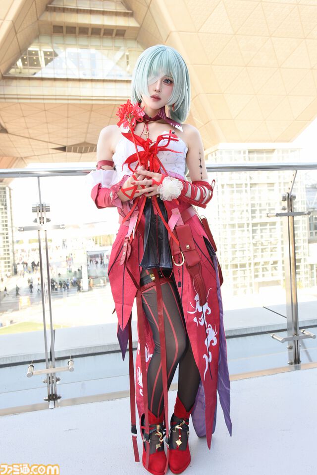 【コスプレ】『東島ライダー』電波人間タックルはパンツの柄まで忠実に再現。『餓狼伝説』不知火舞や『チェンソーマン』レゼ（ボム）らも参戦【コミケ107振り返り】