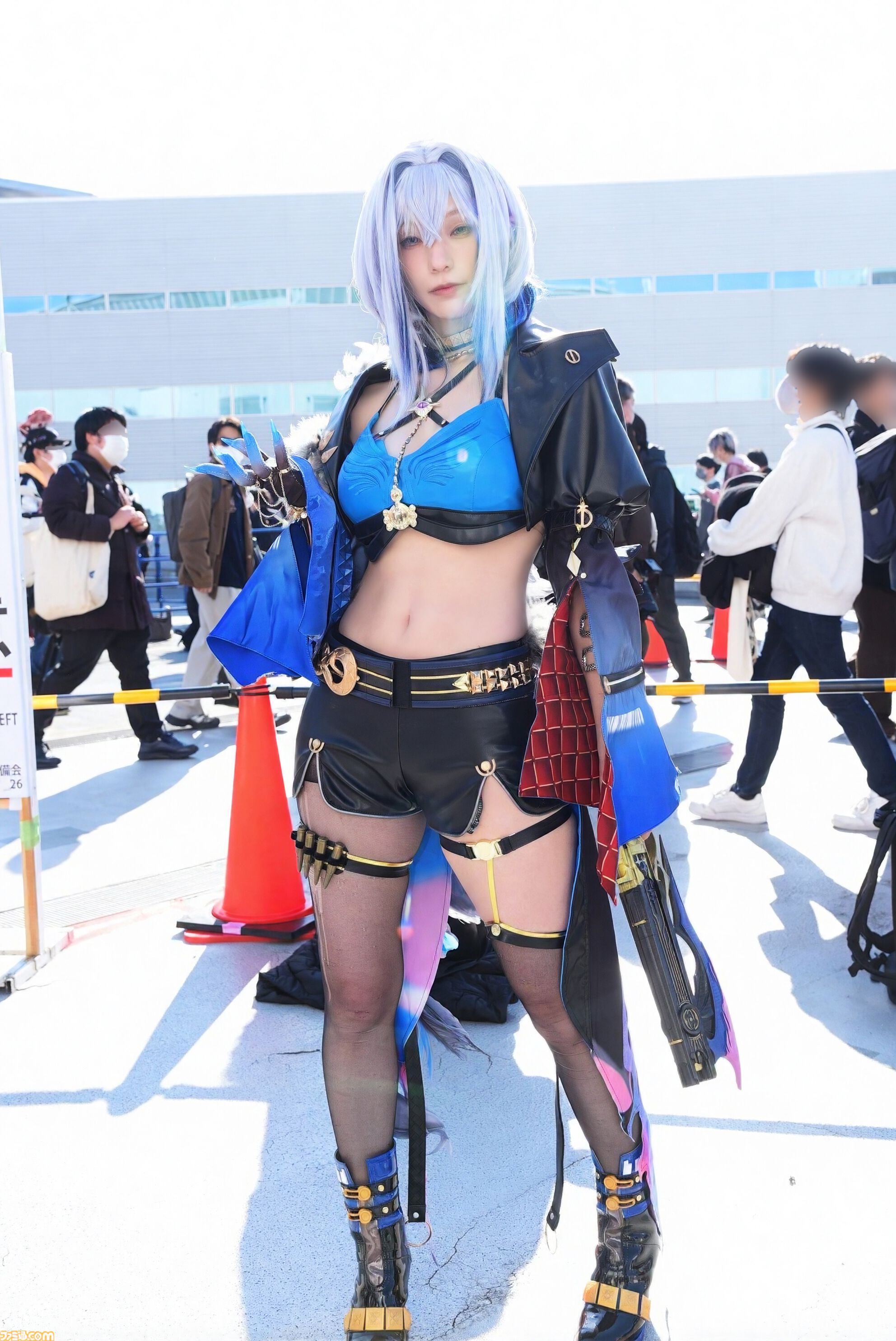 【コスプレ】『東島ライダー』電波人間タックルはパンツの柄まで忠実に再現。『餓狼伝説』不知火舞や『チェンソーマン』レゼ（ボム）らも参戦【コミケ107振り返り】