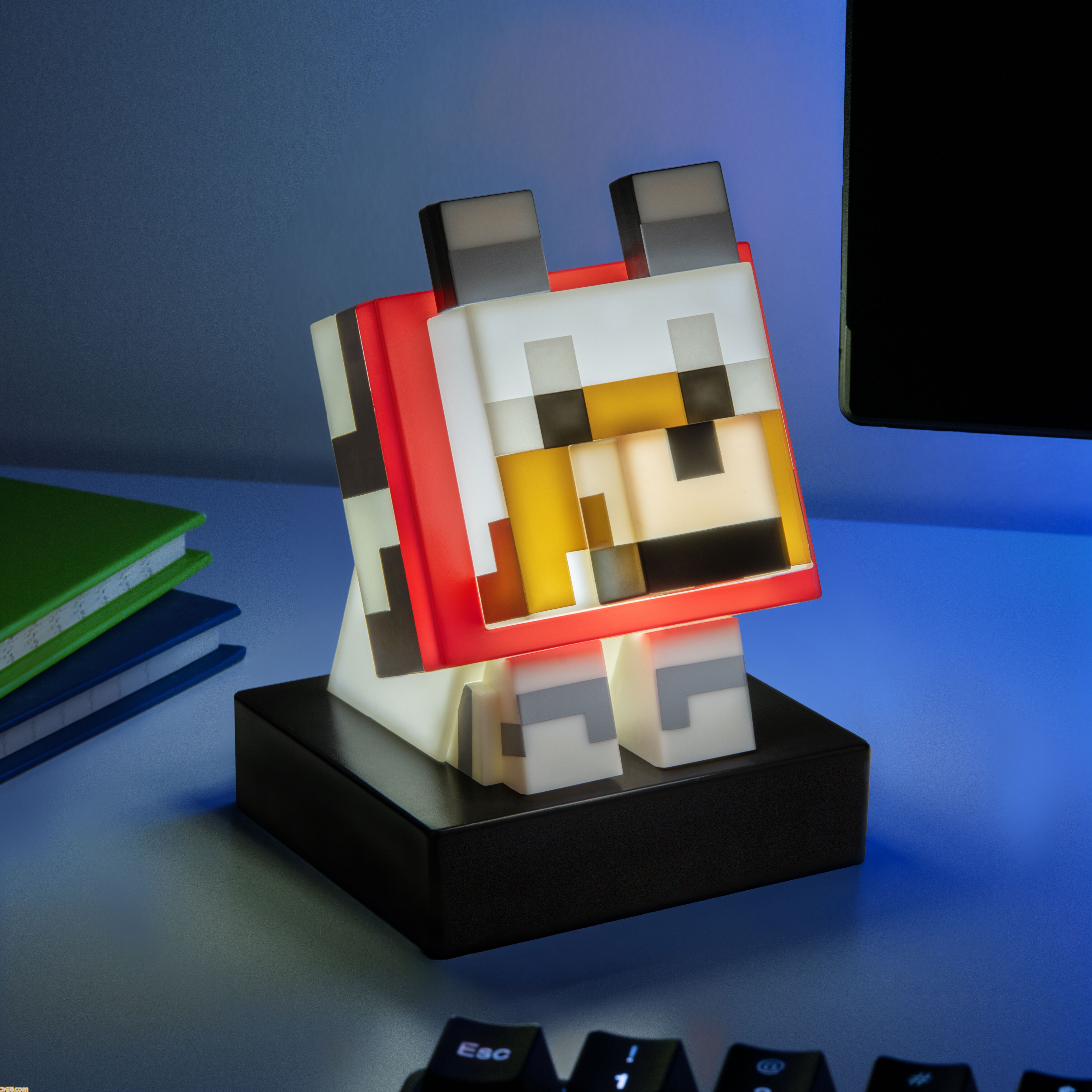 『マイクラ』お魚くわえた三毛猫のルームライトが猫の日（2/22）に新登場。オオカミ、ハチのフィギュアライトとあわせて予約開始