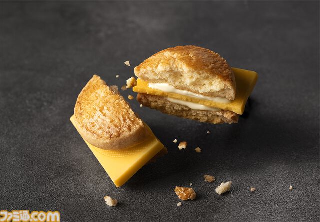 “カービィのストロベリーバーガー”2月12日10時より公式オンラインショップで通販開始。カービィカフェとキャプテンスイーツバーガーのコラボ商品