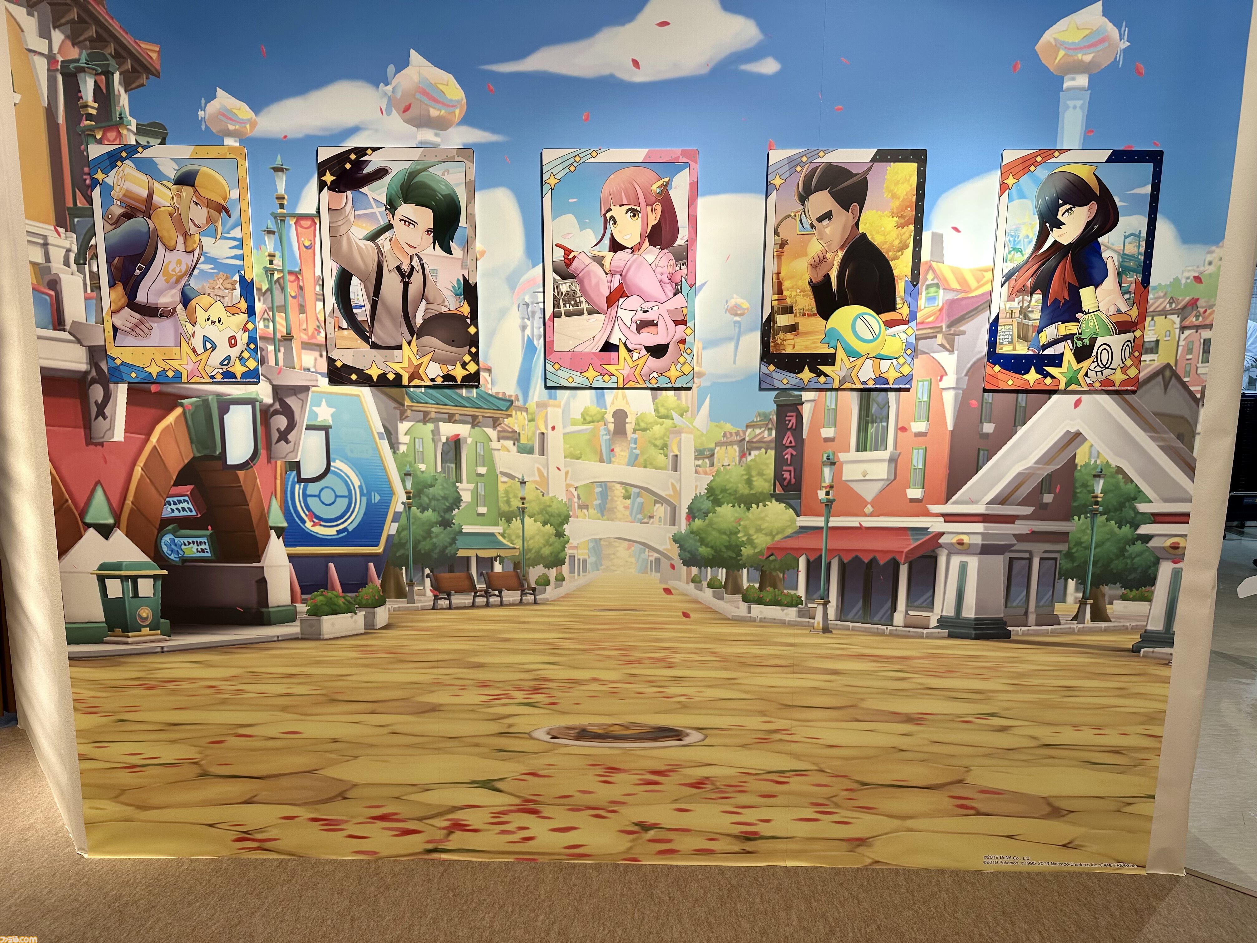 【ポケマスEX】“『ポケモンマスターズ EX』6.5周年記念特設スペース”会場リポート！　トレーナー＆ポケモンのパネルがお出迎え。近くで写真が撮れちゃう!!