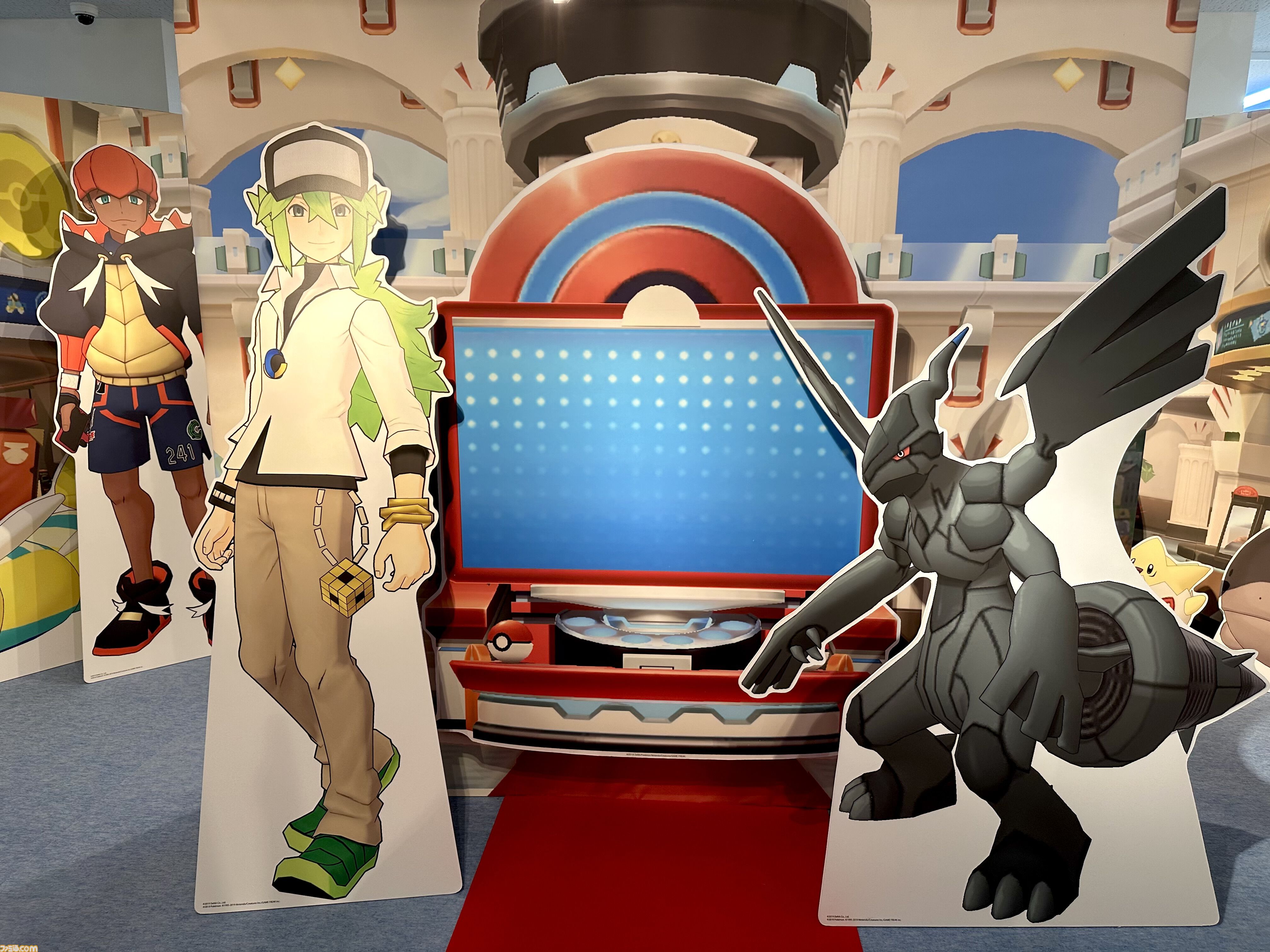 【ポケマスEX】“『ポケモンマスターズ EX』6.5周年記念特設スペース”会場リポート！　トレーナー＆ポケモンのパネルがお出迎え。近くで写真が撮れちゃう!!