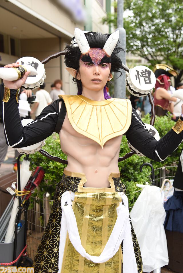 【コスプレ】『NIKKE』『ブルアカ』『刃牙』花山薫らが歩行者天国に集結。『ブラックラグーン』あわせや『鬼滅の刃』憎珀天もかっこいい！【ストフェス2024】