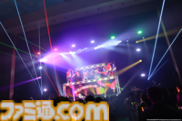 『ヴイアライヴ』2ndライブリポート。前回に続いて生バンドも加わった熱いライブではそれぞれの6thソロ曲やユニット最新曲も披露