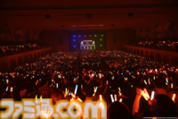 『ヴイアライヴ』2ndライブリポート。前回に続いて生バンドも加わった熱いライブではそれぞれの6thソロ曲やユニット最新曲も披露