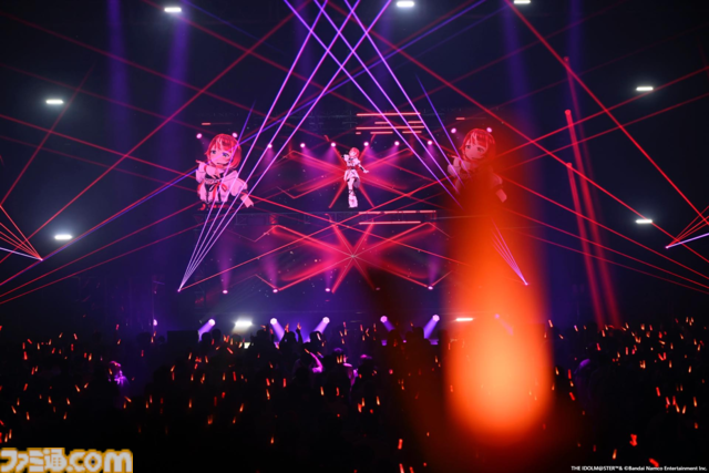 『ヴイアライヴ』2ndライブリポート。前回に続いて生バンドも加わった熱いライブではそれぞれの6thソロ曲やユニット最新曲も披露