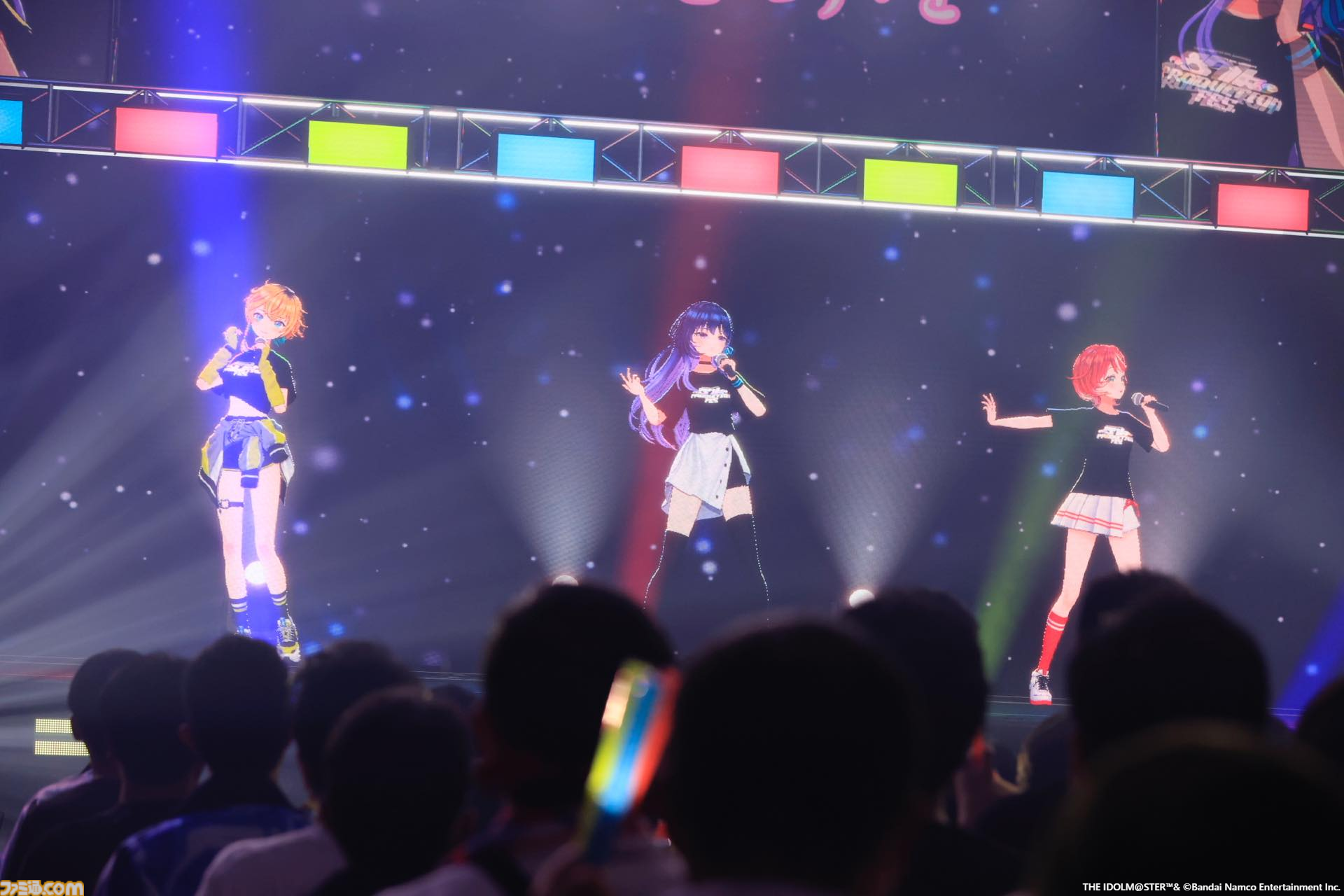 『ヴイアライヴ』2ndライブリポート。前回に続いて生バンドも加わった熱いライブではそれぞれの6thソロ曲やユニット最新曲も披露