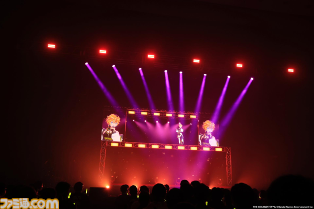 『ヴイアライヴ』2ndライブリポート。前回に続いて生バンドも加わった熱いライブではそれぞれの6thソロ曲やユニット最新曲も披露