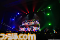 『ヴイアライヴ』2ndライブリポート。前回に続いて生バンドも加わった熱いライブではそれぞれの6thソロ曲やユニット最新曲も披露