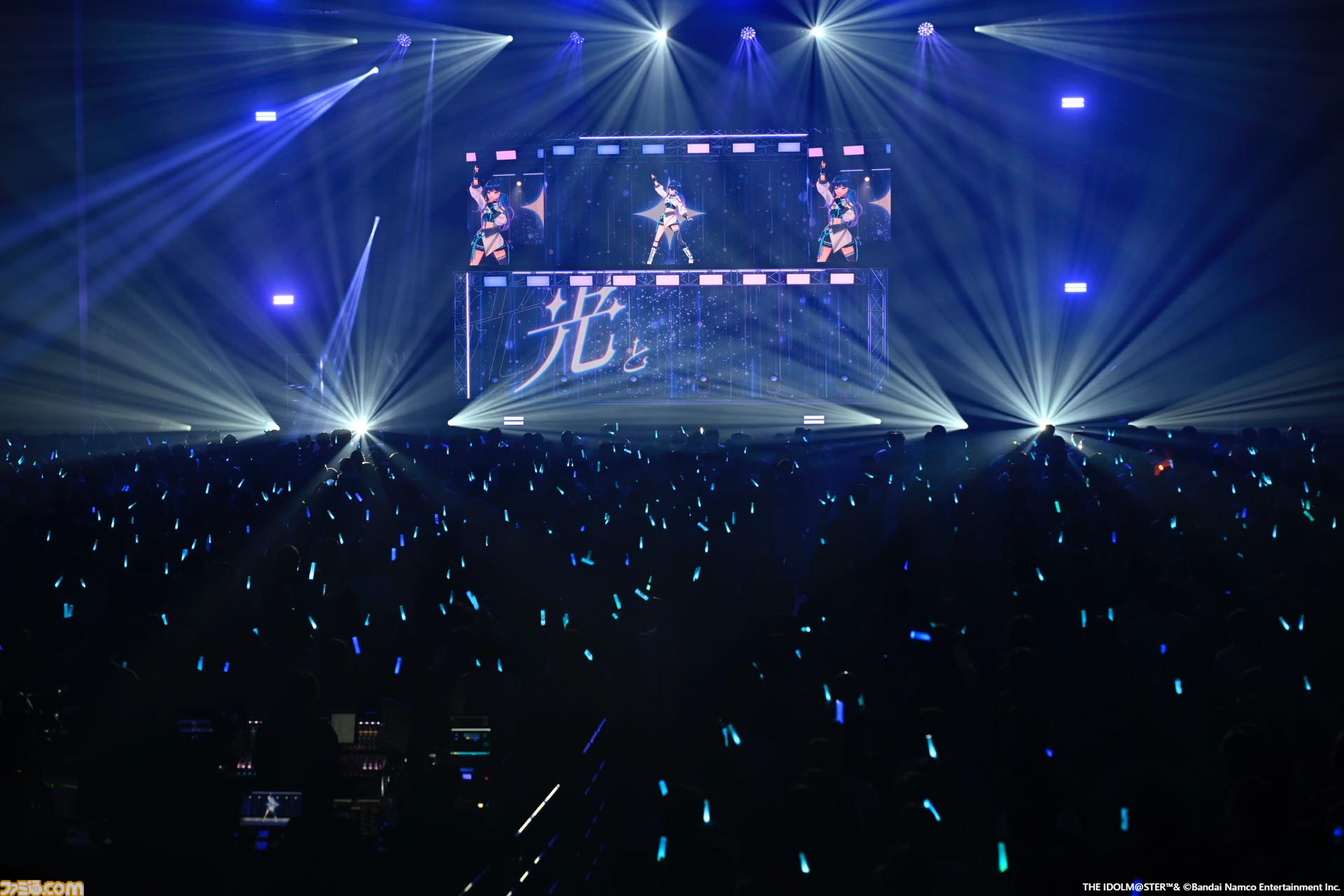 『ヴイアライヴ』2ndライブリポート。前回に続いて生バンドも加わった熱いライブではそれぞれの6thソロ曲やユニット最新曲も披露