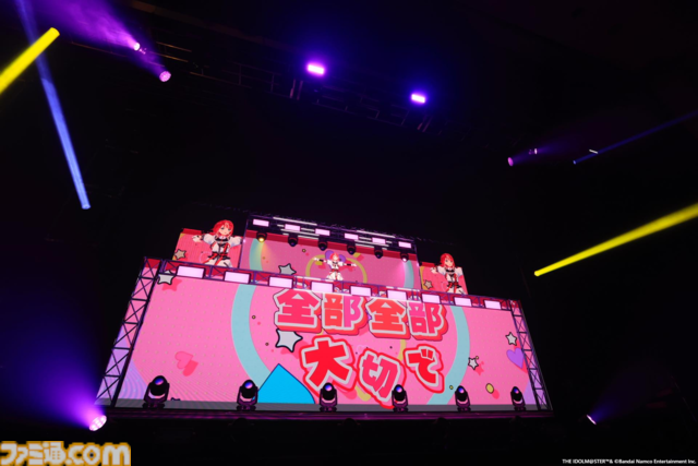 『ヴイアライヴ』2ndライブリポート。前回に続いて生バンドも加わった熱いライブではそれぞれの6thソロ曲やユニット最新曲も披露