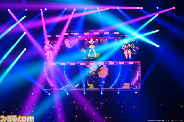 『ヴイアライヴ』2ndライブリポート。前回に続いて生バンドも加わった熱いライブではそれぞれの6thソロ曲やユニット最新曲も披露