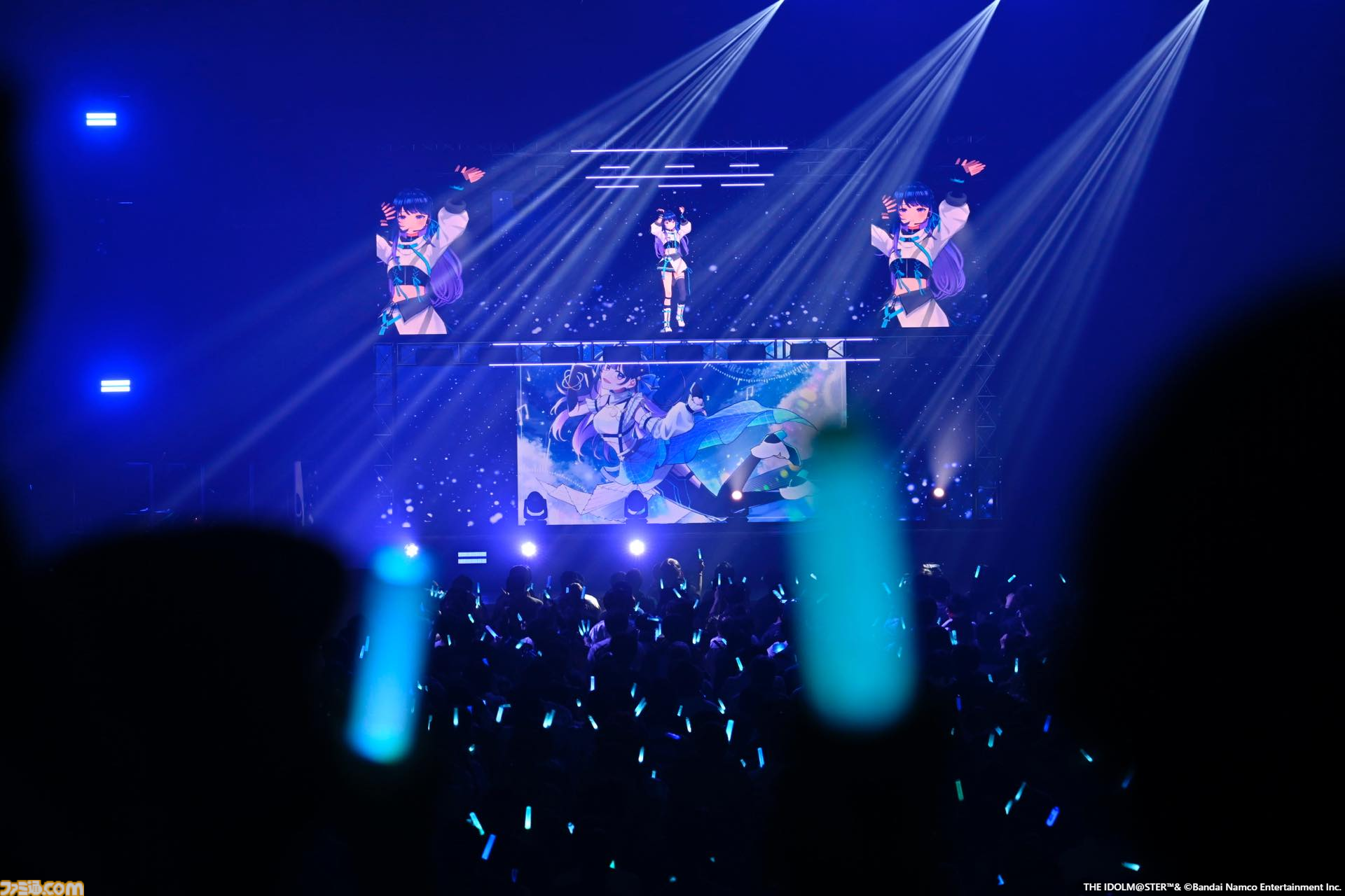 『ヴイアライヴ』2ndライブリポート。前回に続いて生バンドも加わった熱いライブではそれぞれの6thソロ曲やユニット最新曲も披露