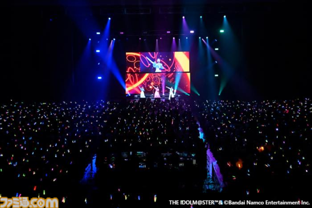 『アイマス ディアリースターズ』17年振りに3人のキャストが勢ぞろいしたファンミーティング"Dearly, Dearly MEETING !!!"リポート。一般公募された質問に答えるトークやライブパートも