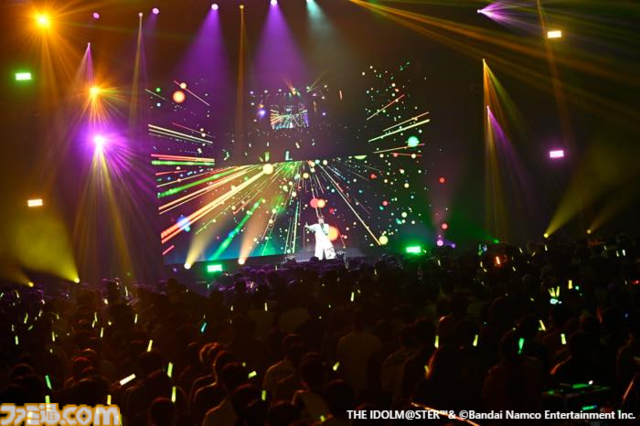 『アイマス ディアリースターズ』17年振りに3人のキャストが勢ぞろいしたファンミーティング"Dearly, Dearly MEETING !!!"リポート。一般公募された質問に答えるトークやライブパートも