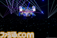 876プロ全メンバーが集結した"-UNDER ONE SKY !!!!!!-"リポート。『アイマス ディアリースターズ』×『ヴイアライヴ』の6人で歌う新曲『ソライロ！』やユニットの垣根を超えたデュオ歌唱も