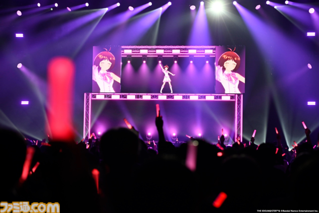 876プロ全メンバーが集結した"-UNDER ONE SKY !!!!!!-"リポート。『アイマス ディアリースターズ』×『ヴイアライヴ』の6人で歌う新曲『ソライロ！』やユニットの垣根を超えたデュオ歌唱も