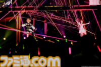 876プロ全メンバーが集結した"-UNDER ONE SKY !!!!!!-"リポート。『アイマス ディアリースターズ』×『ヴイアライヴ』の6人で歌う新曲『ソライロ！』やユニットの垣根を超えたデュオ歌唱も