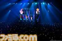 876プロ全メンバーが集結した"-UNDER ONE SKY !!!!!!-"リポート。『アイマス ディアリースターズ』×『ヴイアライヴ』の6人で歌う新曲『ソライロ！』やユニットの垣根を超えたデュオ歌唱も