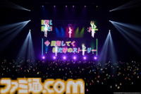 876プロ全メンバーが集結した"-UNDER ONE SKY !!!!!!-"リポート。『アイマス ディアリースターズ』×『ヴイアライヴ』の6人で歌う新曲『ソライロ！』やユニットの垣根を超えたデュオ歌唱も