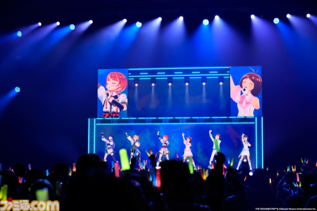 876プロ全メンバーが集結した"-UNDER ONE SKY !!!!!!-"リポート。『アイマス ディアリースターズ』×『ヴイアライヴ』の6人で歌う新曲『ソライロ！』やユニットの垣根を超えたデュオ歌唱も