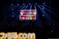 876プロ全メンバーが集結した"-UNDER ONE SKY !!!!!!-"リポート。『アイマス ディアリースターズ』×『ヴイアライヴ』の6人で歌う新曲『ソライロ！』やユニットの垣根を超えたデュオ歌唱も