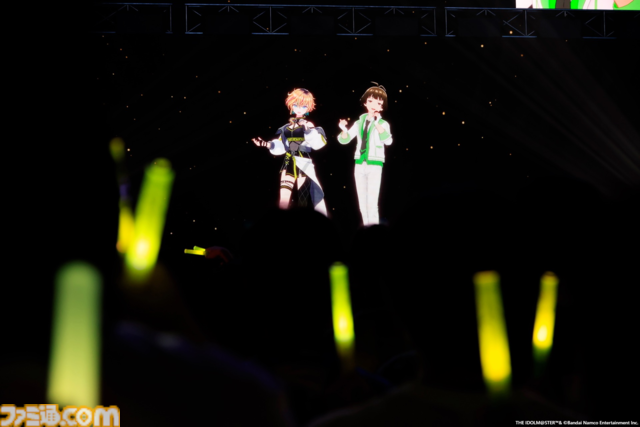 876プロ全メンバーが集結した"-UNDER ONE SKY !!!!!!-"リポート。『アイマス ディアリースターズ』×『ヴイアライヴ』の6人で歌う新曲『ソライロ！』やユニットの垣根を超えたデュオ歌唱も