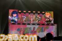 876プロ全メンバーが集結した"-UNDER ONE SKY !!!!!!-"リポート。『アイマス ディアリースターズ』×『ヴイアライヴ』の6人で歌う新曲『ソライロ！』やユニットの垣根を超えたデュオ歌唱も