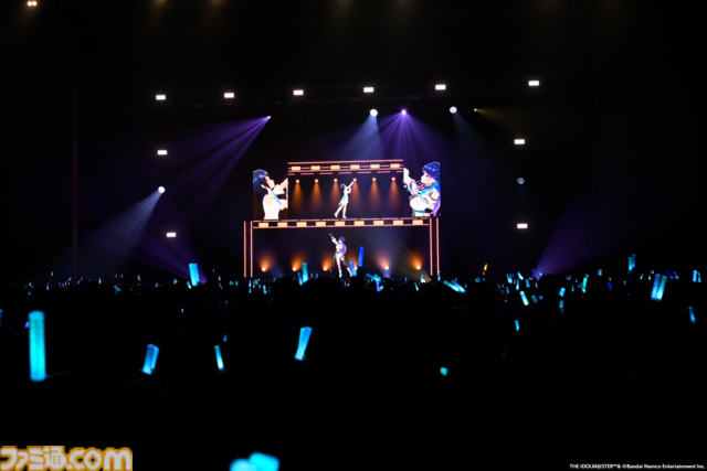 876プロ全メンバーが集結した"-UNDER ONE SKY !!!!!!-"リポート。『アイマス ディアリースターズ』×『ヴイアライヴ』の6人で歌う新曲『ソライロ！』やユニットの垣根を超えたデュオ歌唱も