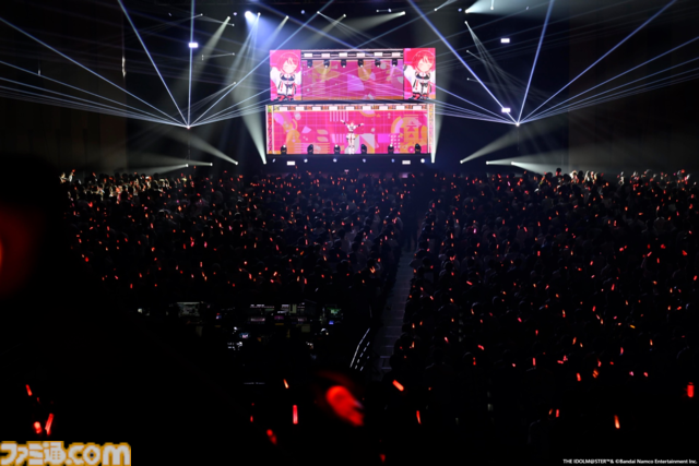 876プロ全メンバーが集結した"-UNDER ONE SKY !!!!!!-"リポート。『アイマス ディアリースターズ』×『ヴイアライヴ』の6人で歌う新曲『ソライロ！』やユニットの垣根を超えたデュオ歌唱も