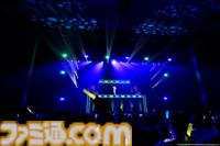 876プロ全メンバーが集結した"-UNDER ONE SKY !!!!!!-"リポート。『アイマス ディアリースターズ』×『ヴイアライヴ』の6人で歌う新曲『ソライロ！』やユニットの垣根を超えたデュオ歌唱も