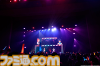 876プロ全メンバーが集結した"-UNDER ONE SKY !!!!!!-"リポート。『アイマス ディアリースターズ』×『ヴイアライヴ』の6人で歌う新曲『ソライロ！』やユニットの垣根を超えたデュオ歌唱も