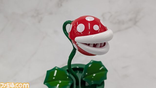 【USJ】パックンフラワーが声に反応してノリノリダンス！ コインの“チャリーン♪”が止まらないハテナブロックに思わずハマった