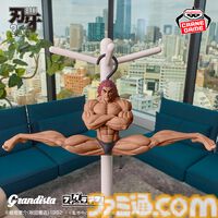 『刃牙』の範馬勇次郎が例のポーズでハンガーになったッッ!? 原作者板垣恵介氏完全監修の美筋肉がアナタの上着をバッチリ吊るすッッ!!【ハンガー勇次郎】