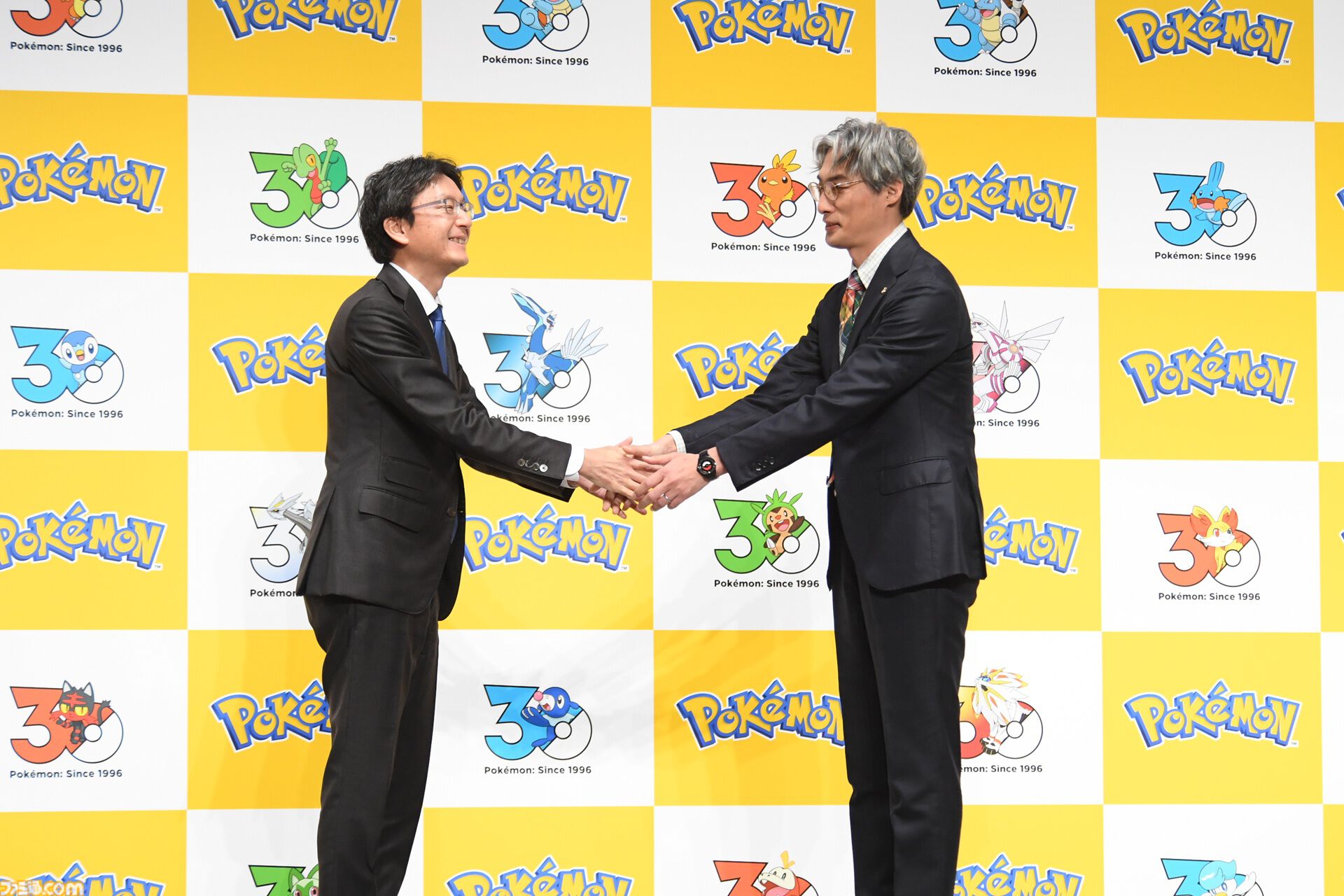 【ポケモン30周年】歴代パッケージの展示は圧巻！ 初代ピカチュウやサント・アンヌごうを立体化した新グッズなども目白押し。期待が膨らむ今後の施策も明らかに【リポート】