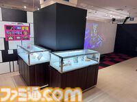 “ダンガンロンパ15周年記念展”シリーズキャライラストからおしおきシーンのアイテムに謎解きまで。遊べるお楽しみ要素も入った、ワックワクでドッキドキの展示会が楽しい！