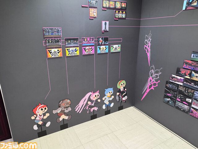 “ダンガンロンパ15周年記念展”シリーズキャライラストからおしおきシーンのアイテムに謎解きまで。遊べるお楽しみ要素も入った、ワックワクでドッキドキの展示会が楽しい！